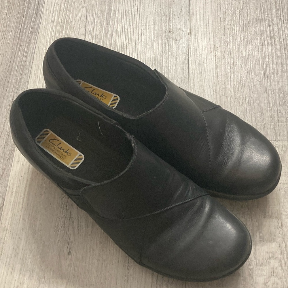 Clarks Slip resistant work clogs
